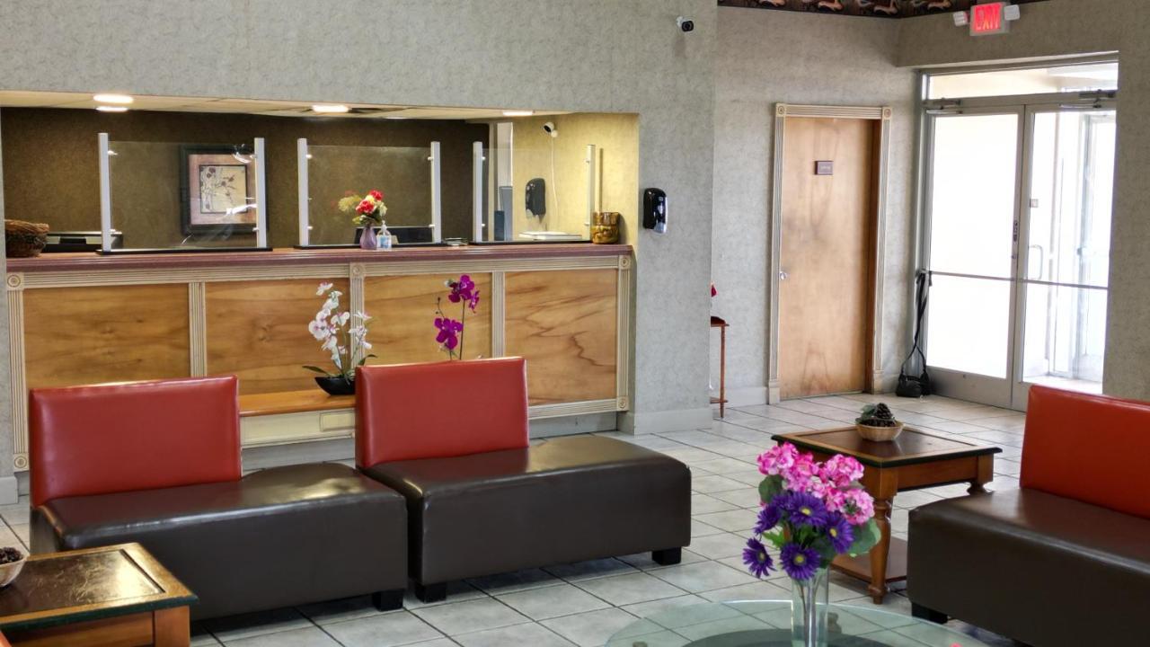 ווסט ממפיס Crossroads Inn & Suites מראה חיצוני תמונה