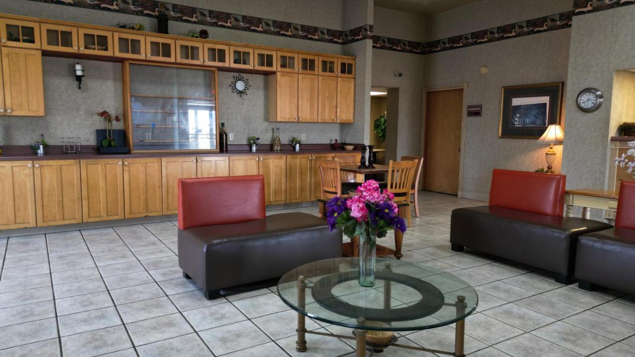 ווסט ממפיס Crossroads Inn & Suites מראה חיצוני תמונה